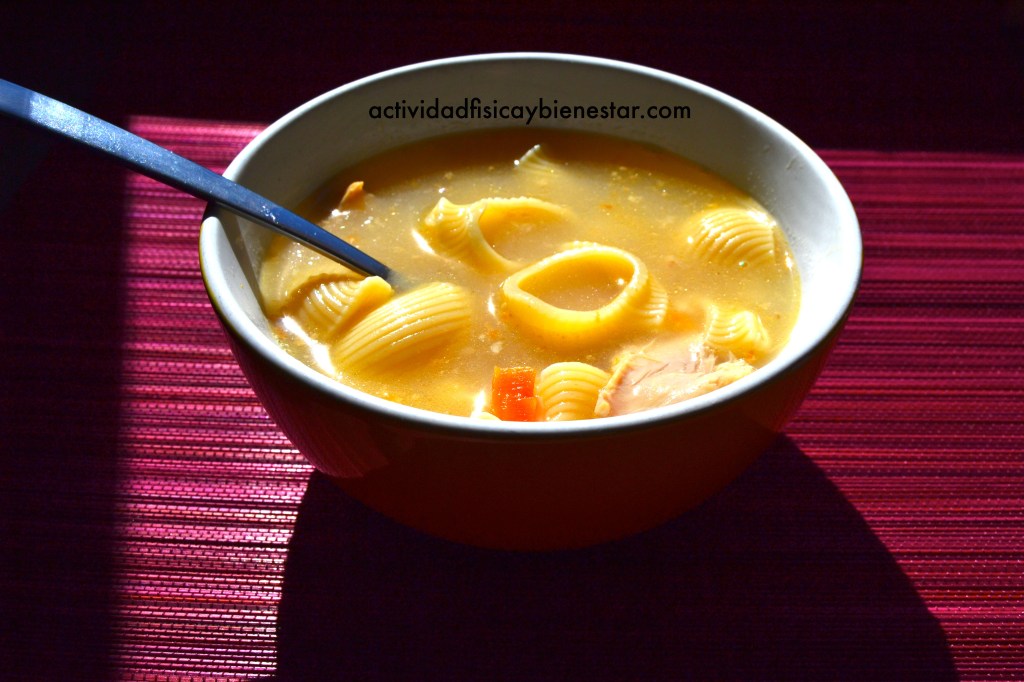 Sopa de verduras y pollo&nbsp;exquisita