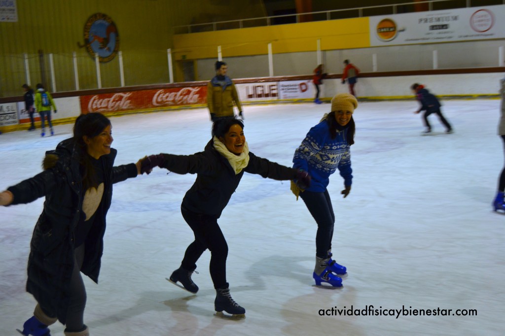 Cuerpo diez con el patinaje sobre&nbsp;hielo